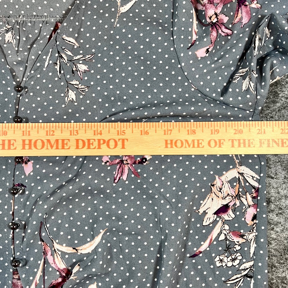 Urban Romantics‎ Cropped Tie Front Blouse Womens L Gray Floral Cottagecore Boho - Picture 9 of 10
